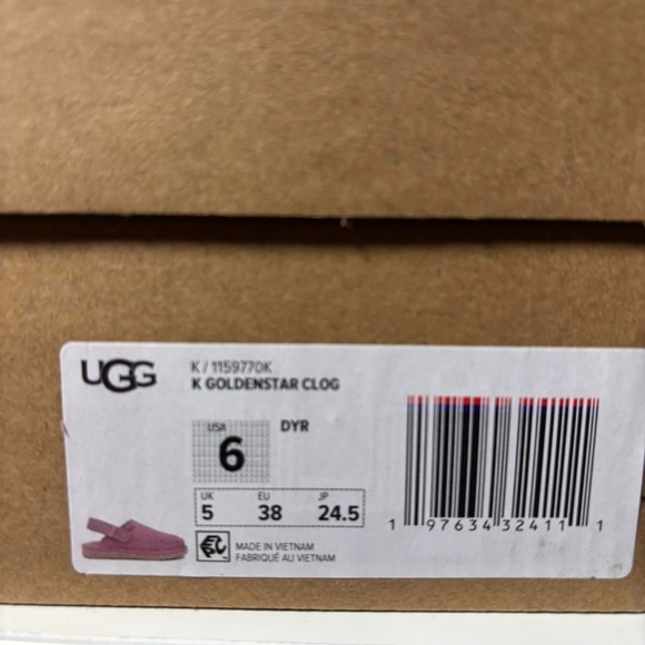 UGG - Picture 2 of 2